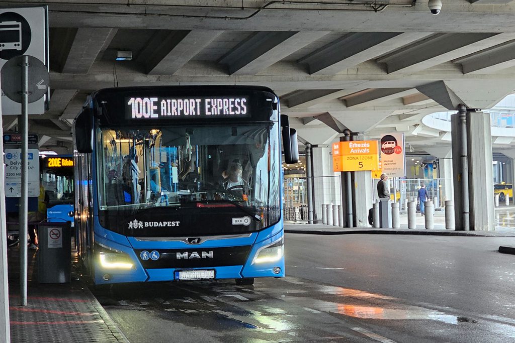 100E Budapest airport express bus
