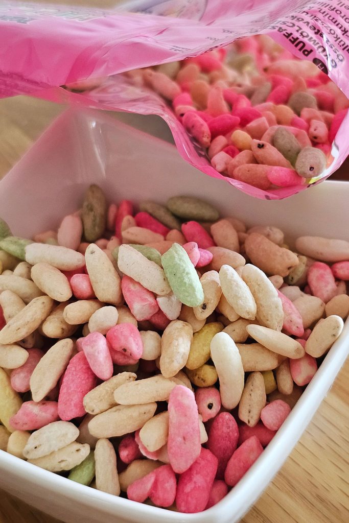 close-up photo of hungarian puffed rice candy called Zizi
