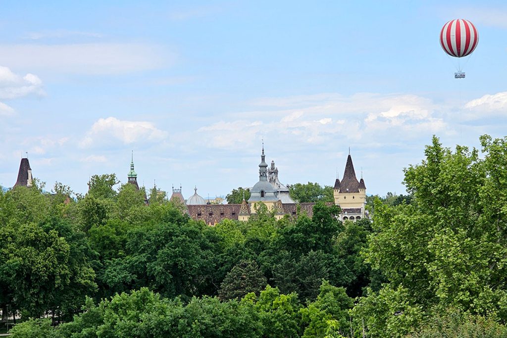 hot air balloon above Varosliget City Park in Budapest