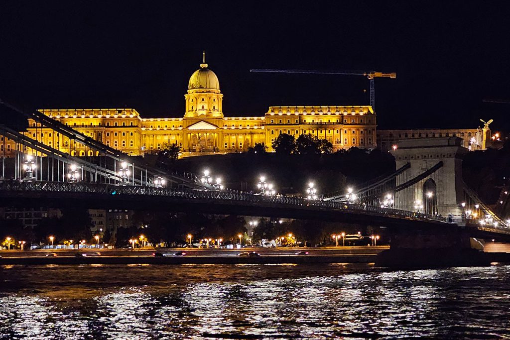 Buda Castle and Chain Bridge at night