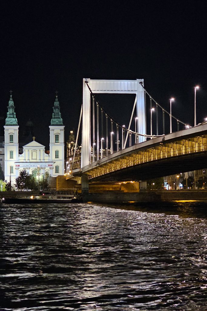 night view of Elisabeth Bridge and the Church of the Blessed Virgin Mary in Budapest