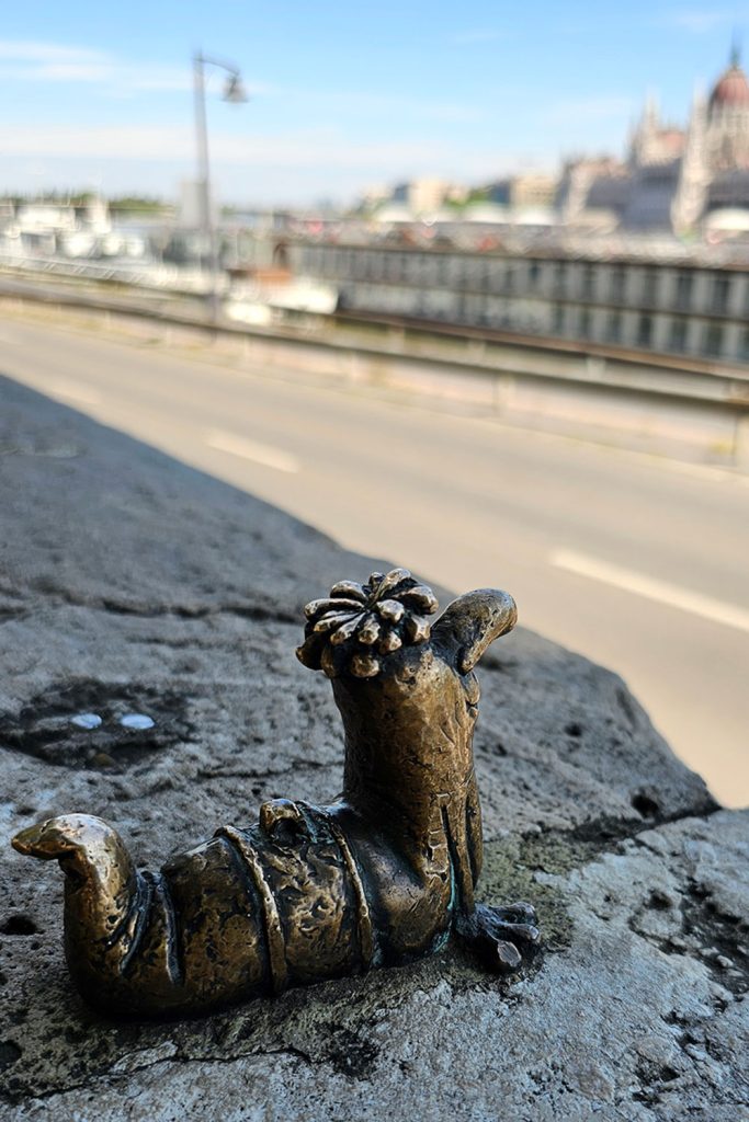 the Chief Woem Kolodko mini statue in Budapest