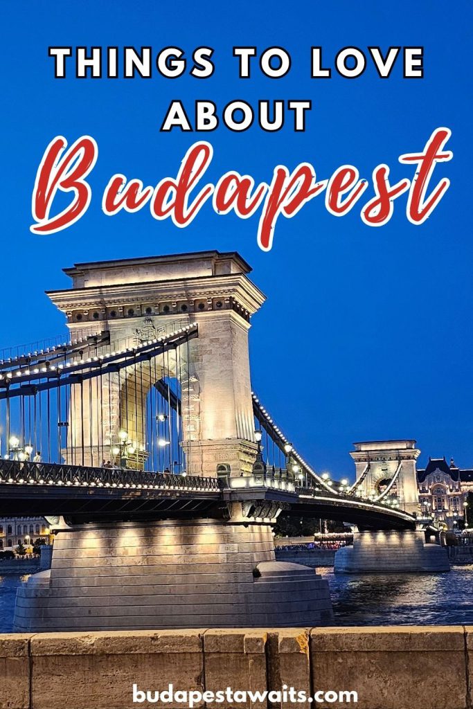 the Chain Bridge in Budapest in the evening