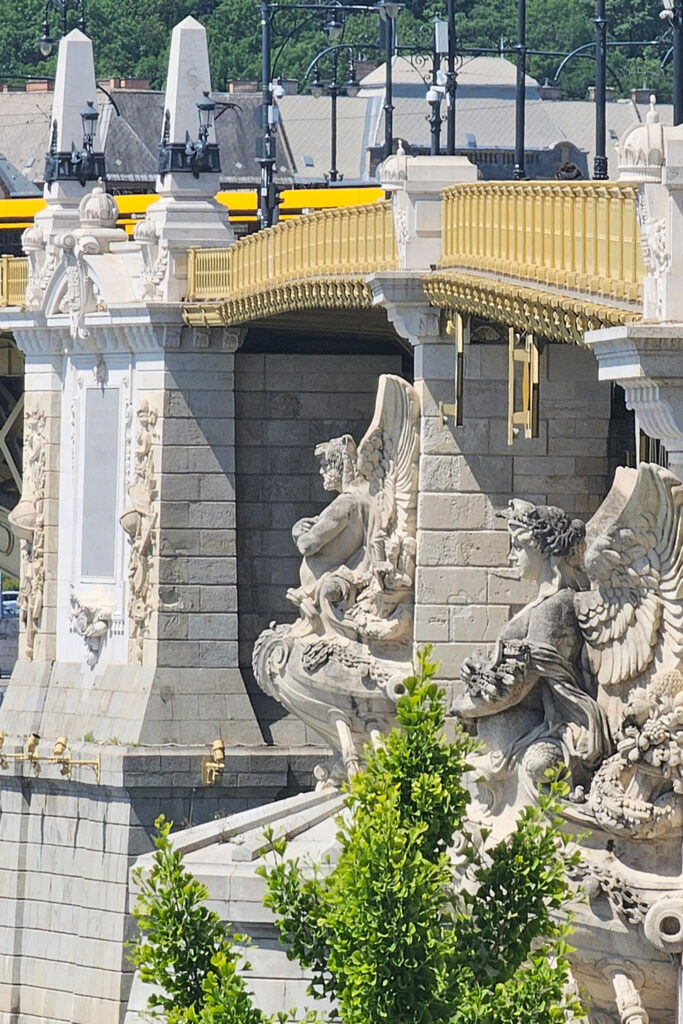 some of the sculptures of Margaret Bridge