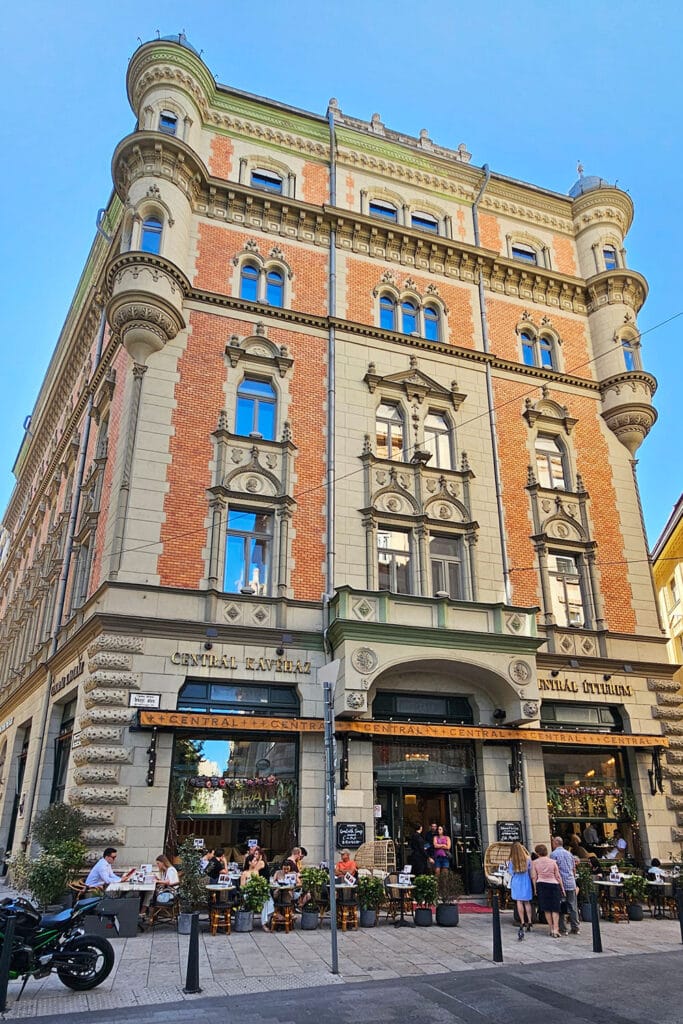 the building of Centrál Grand Café & Bar in Budapest
